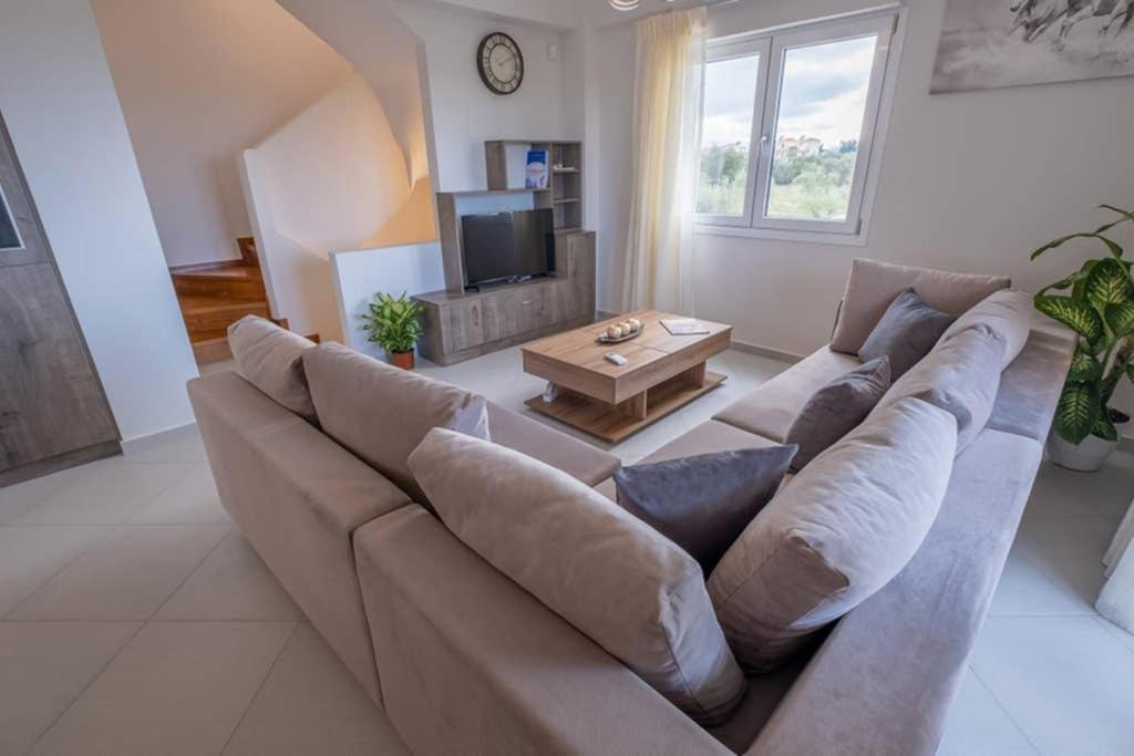 Prinos Oasis Twin Villas II エクステリア 写真